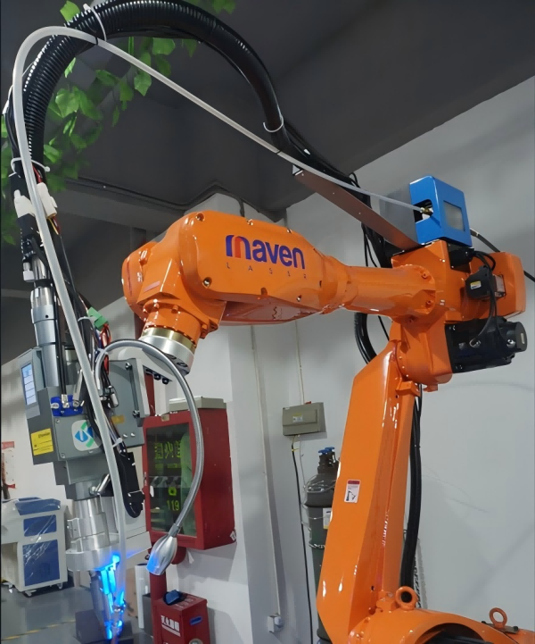 robot welding arm